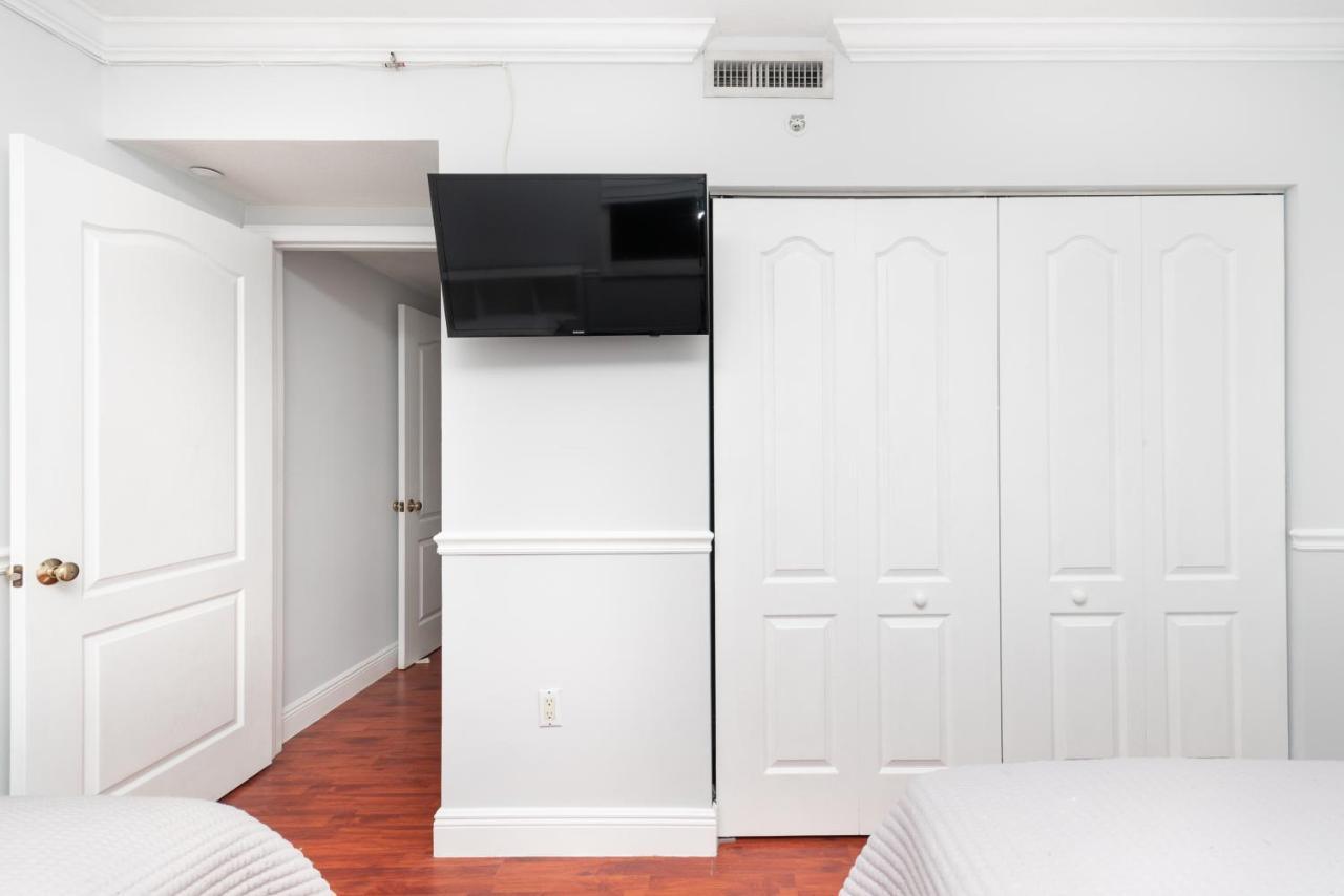 Beautiful 2/2.5 Condo W/Free Parking Fast Wifi Miami Luaran gambar