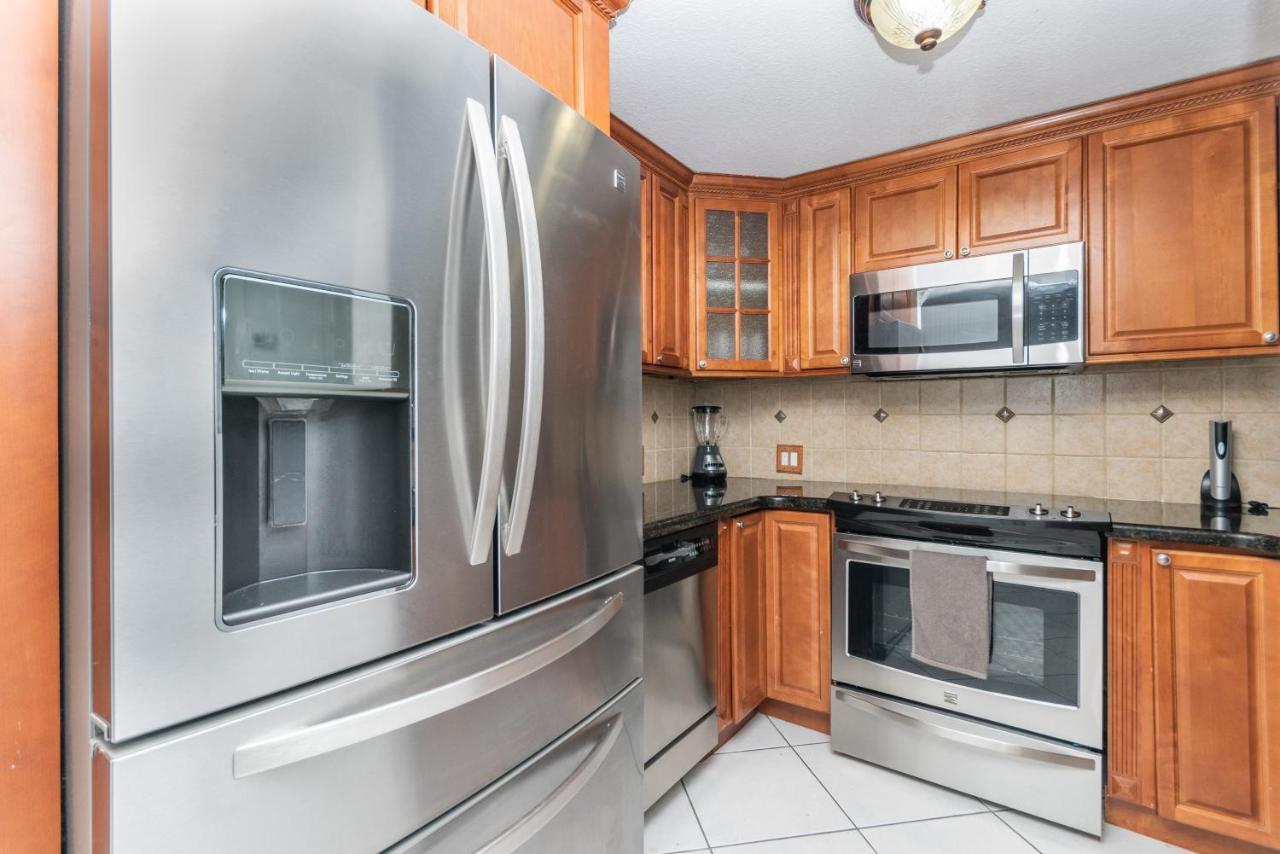 Beautiful 2/2.5 Condo W/Free Parking Fast Wifi Miami Luaran gambar